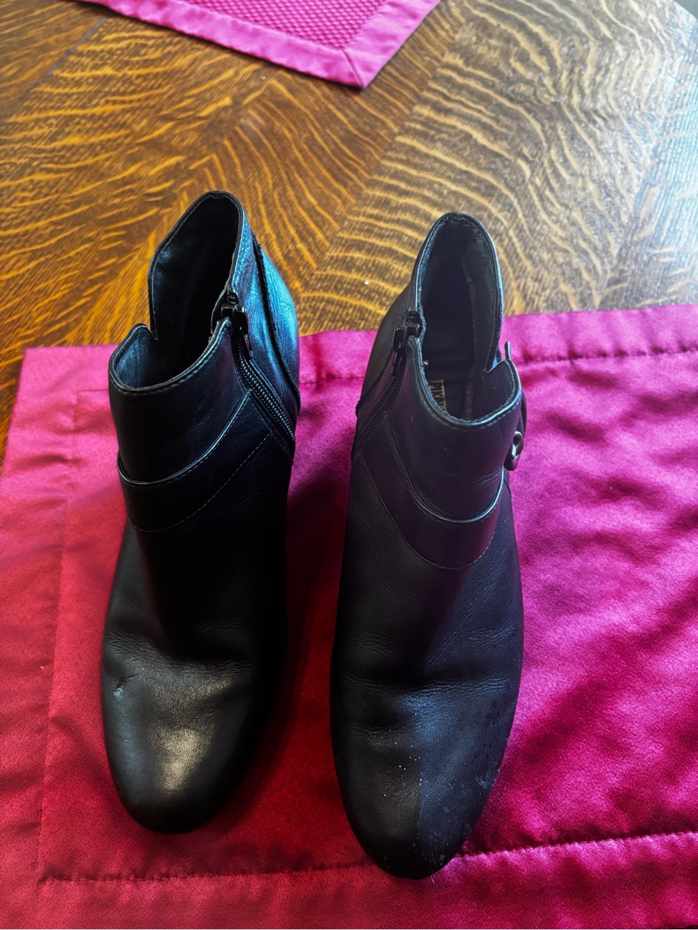 PIKOLINOS Black Leather Ankle Booties with Side Zip